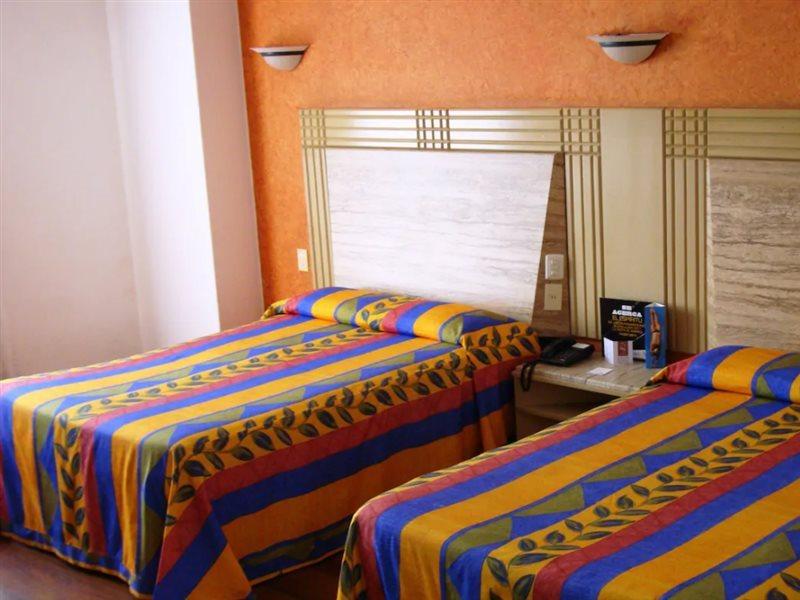 Hotel Cervantes Гуадалахара Екстериор снимка