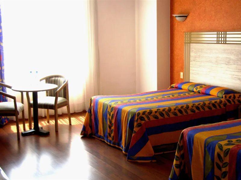 Hotel Cervantes Гуадалахара Екстериор снимка
