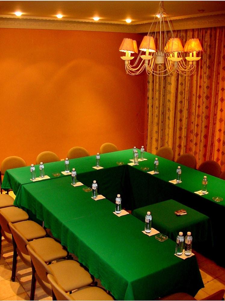 Hotel Cervantes Гуадалахара Екстериор снимка